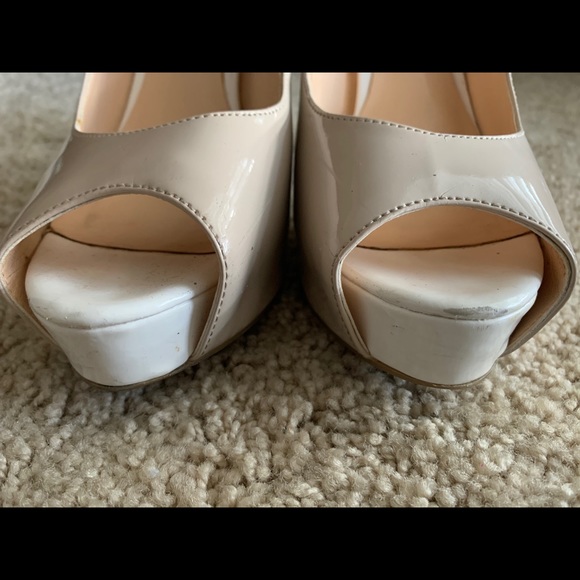 Guess Heels - Picture 3 of 7